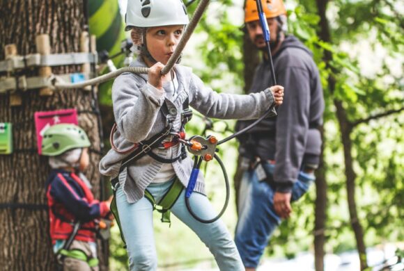 Anniversaire enfant à Villeneuve-Loubet : accrobranche Pitchoun Forest dès 16 €